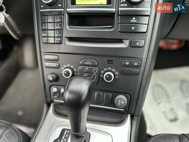 Сірий Вольво ХС90, об'ємом двигуна 2.4 л та пробігом 240 тис. км за 15999 $, фото 61 на Automoto.ua