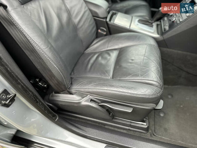Сірий Вольво ХС90, об'ємом двигуна 2.4 л та пробігом 240 тис. км за 15999 $, фото 68 на Automoto.ua
