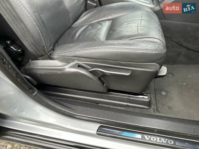 Сірий Вольво ХС90, об'ємом двигуна 2.4 л та пробігом 240 тис. км за 15999 $, фото 69 на Automoto.ua