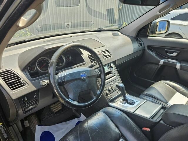 Серый Вольво ХС90, объемом двигателя 2.4 л и пробегом 219 тыс. км за 3500 $, фото 7 на Automoto.ua