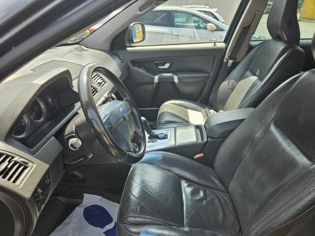 Серый Вольво ХС90, объемом двигателя 2.4 л и пробегом 219 тыс. км за 3500 $, фото 6 на Automoto.ua