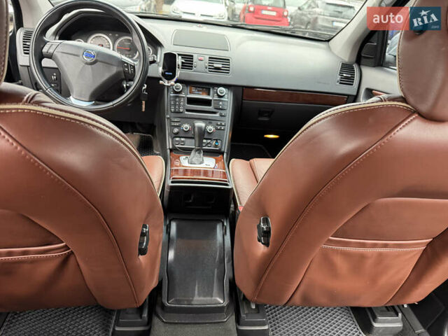 Серый Вольво ХС90, объемом двигателя 2.4 л и пробегом 270 тыс. км за 20500 $, фото 19 на Automoto.ua
