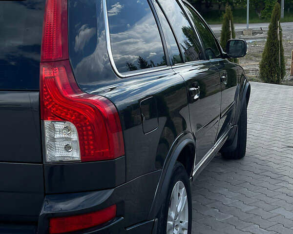 Серый Вольво ХС90, объемом двигателя 2.4 л и пробегом 273 тыс. км за 18000 $, фото 2 на Automoto.ua