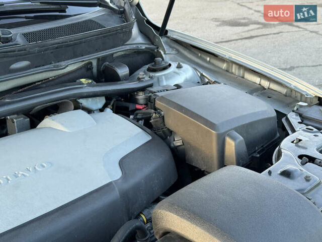 Серый Вольво ХС90, объемом двигателя 2.4 л и пробегом 255 тыс. км за 17400 $, фото 45 на Automoto.ua