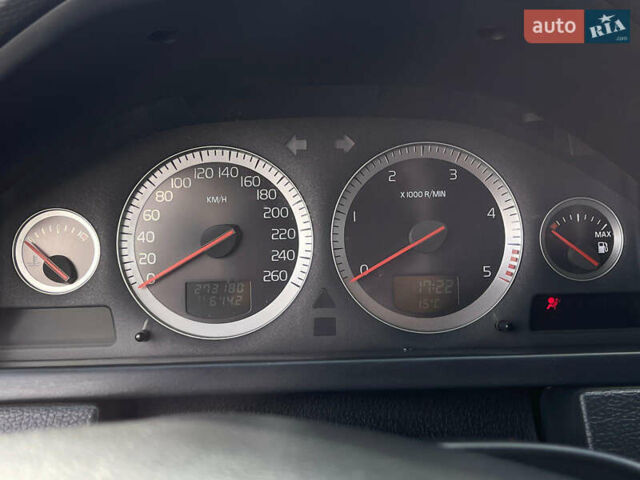 Серый Вольво ХС90, объемом двигателя 2.4 л и пробегом 273 тыс. км за 18000 $, фото 9 на Automoto.ua