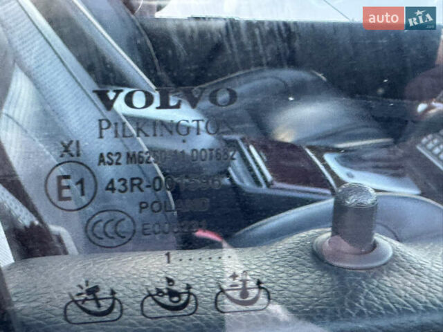 Серый Вольво ХС90, объемом двигателя 2.4 л и пробегом 255 тыс. км за 17400 $, фото 14 на Automoto.ua