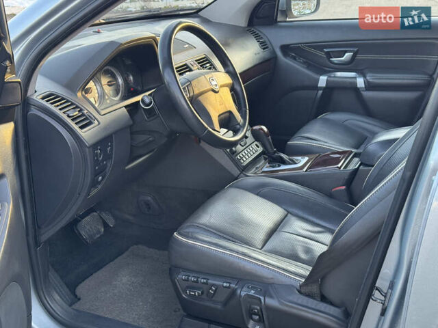 Серый Вольво ХС90, объемом двигателя 2.4 л и пробегом 255 тыс. км за 17400 $, фото 18 на Automoto.ua