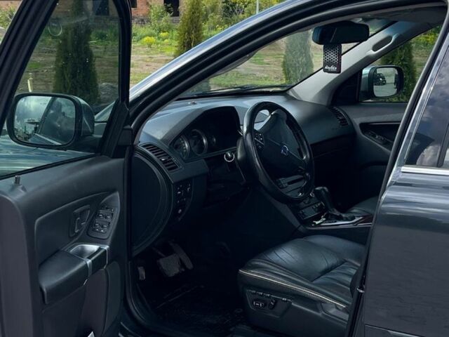 Серый Вольво ХС90, объемом двигателя 2.4 л и пробегом 273 тыс. км за 18000 $, фото 7 на Automoto.ua