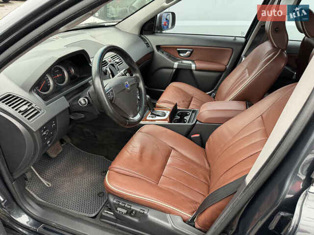 Серый Вольво ХС90, объемом двигателя 2.4 л и пробегом 270 тыс. км за 20500 $, фото 7 на Automoto.ua