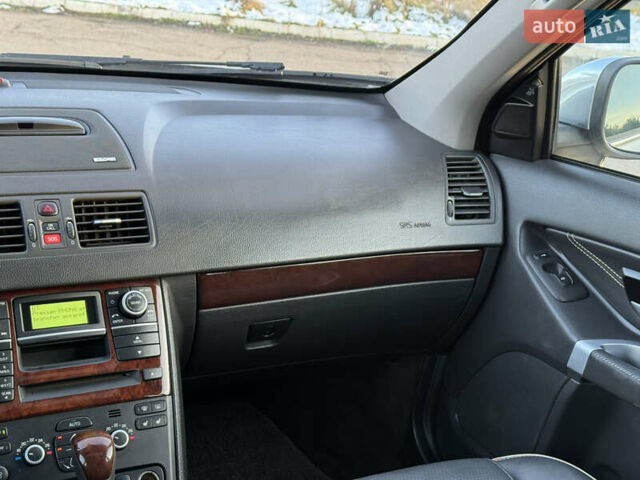Серый Вольво ХС90, объемом двигателя 2.4 л и пробегом 255 тыс. км за 17400 $, фото 31 на Automoto.ua