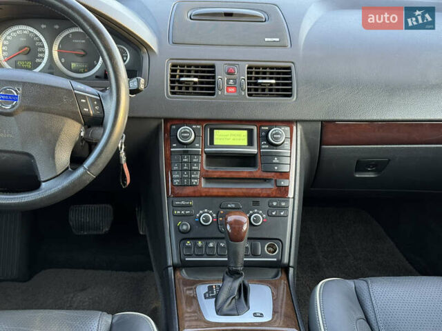Серый Вольво ХС90, объемом двигателя 2.4 л и пробегом 255 тыс. км за 17400 $, фото 30 на Automoto.ua