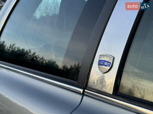 Серый Вольво ХС90, объемом двигателя 2.4 л и пробегом 255 тыс. км за 17400 $, фото 13 на Automoto.ua