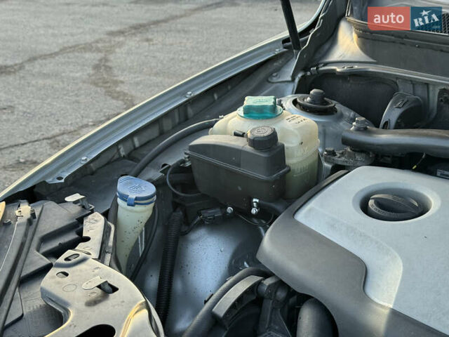 Серый Вольво ХС90, объемом двигателя 2.4 л и пробегом 255 тыс. км за 17400 $, фото 44 на Automoto.ua