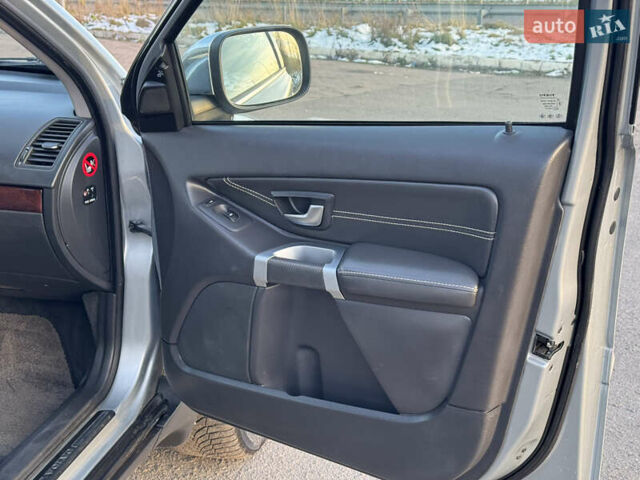 Серый Вольво ХС90, объемом двигателя 2.4 л и пробегом 255 тыс. км за 17400 $, фото 37 на Automoto.ua