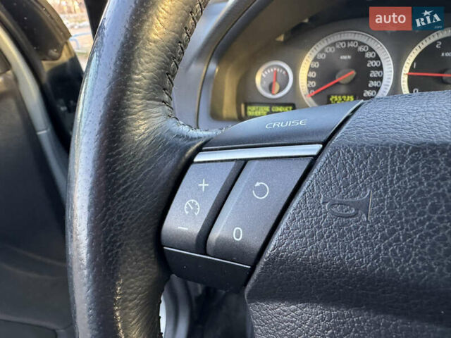 Серый Вольво ХС90, объемом двигателя 2.4 л и пробегом 255 тыс. км за 17400 $, фото 21 на Automoto.ua