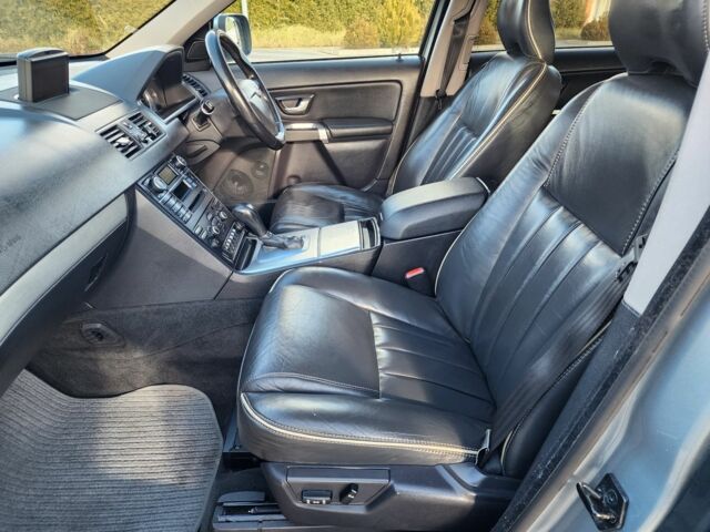 Серый Вольво ХС90, объемом двигателя 2.4 л и пробегом 148 тыс. км за 6394 $, фото 18 на Automoto.ua