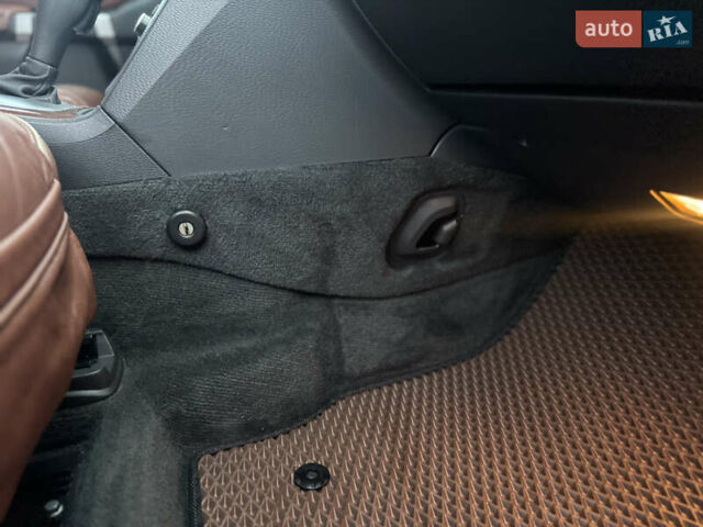 Сірий Вольво ХС90, об'ємом двигуна 2.4 л та пробігом 220 тис. км за 16300 $, фото 38 на Automoto.ua