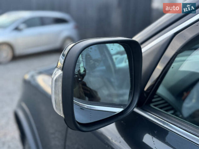 Сірий Вольво ХС90, об'ємом двигуна 2.4 л та пробігом 220 тис. км за 16300 $, фото 21 на Automoto.ua