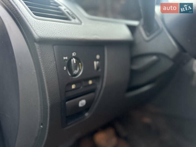 Сірий Вольво ХС90, об'ємом двигуна 2.4 л та пробігом 220 тис. км за 16300 $, фото 60 на Automoto.ua