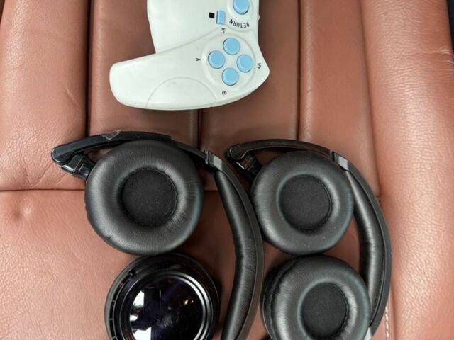 Сірий Вольво ХС90, об'ємом двигуна 2.4 л та пробігом 270 тис. км за 20500 $, фото 19 на Automoto.ua