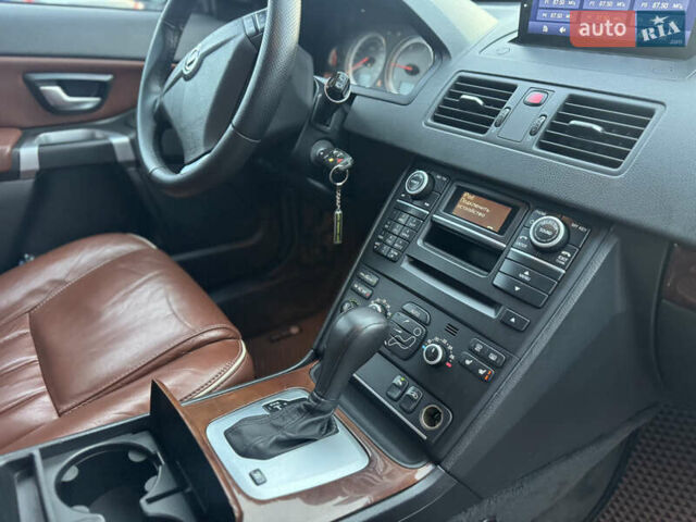 Сірий Вольво ХС90, об'ємом двигуна 2.4 л та пробігом 220 тис. км за 16300 $, фото 41 на Automoto.ua