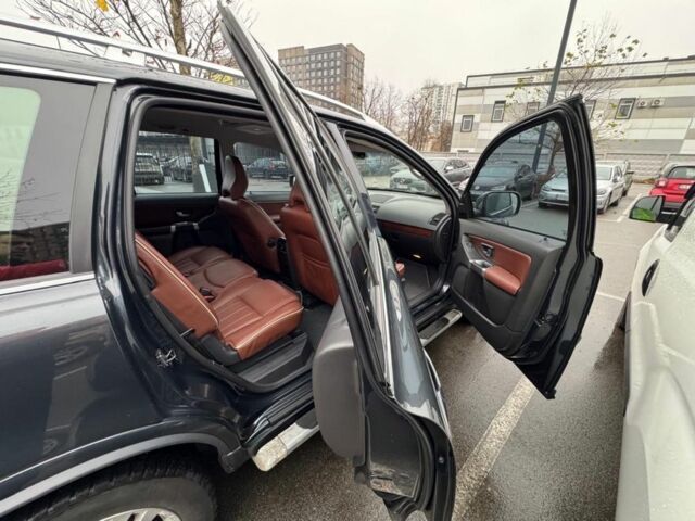 Сірий Вольво ХС90, об'ємом двигуна 2.4 л та пробігом 270 тис. км за 20500 $, фото 16 на Automoto.ua