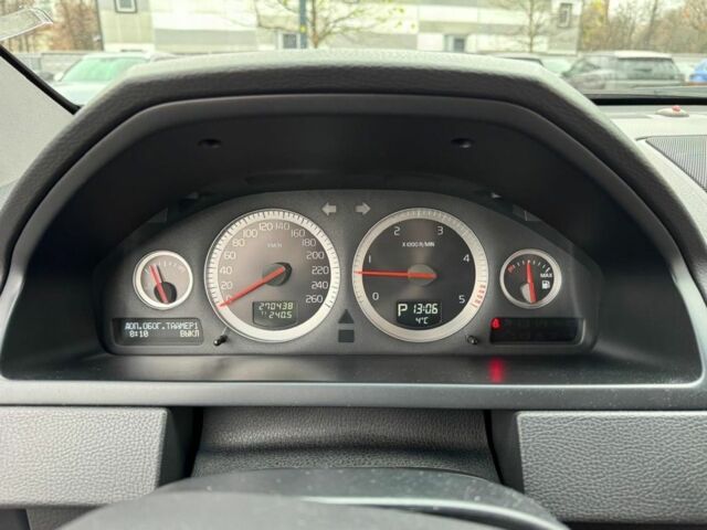 Сірий Вольво ХС90, об'ємом двигуна 2.4 л та пробігом 270 тис. км за 20500 $, фото 17 на Automoto.ua