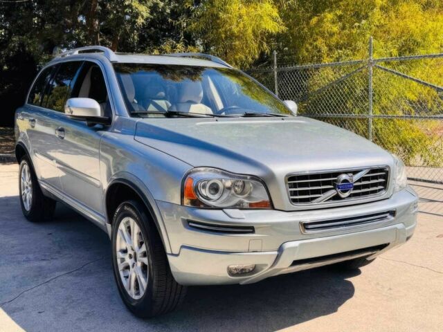 Серый Вольво ХС90, объемом двигателя 3.2 л и пробегом 82 тыс. км за 8900 $, фото 2 на Automoto.ua