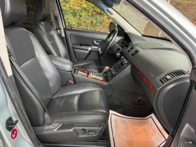 Серый Вольво ХС90, объемом двигателя 3.2 л и пробегом 83 тыс. км за 9700 $, фото 9 на Automoto.ua