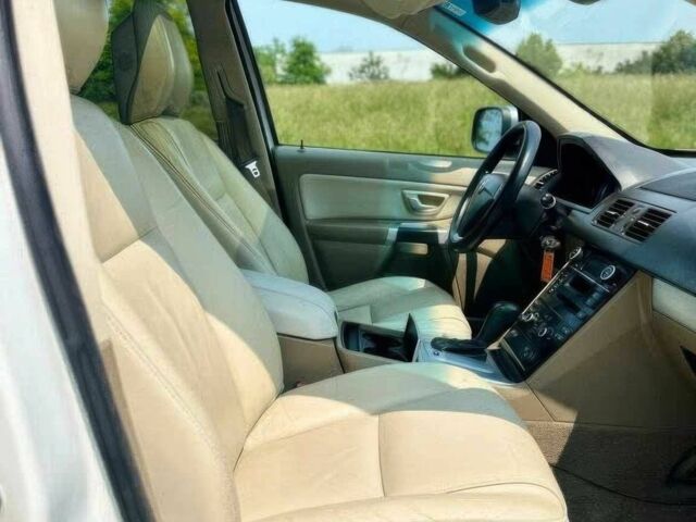 Серый Вольво ХС90, объемом двигателя 3.2 л и пробегом 82 тыс. км за 8800 $, фото 7 на Automoto.ua