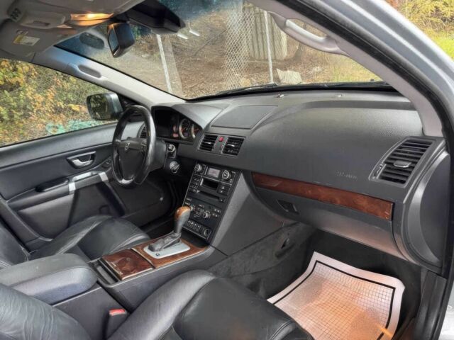 Серый Вольво ХС90, объемом двигателя 3.2 л и пробегом 90 тыс. км за 5500 $, фото 11 на Automoto.ua