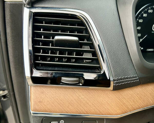 Сірий Вольво ХС90, об'ємом двигуна 1.97 л та пробігом 154 тис. км за 29300 $, фото 23 на Automoto.ua