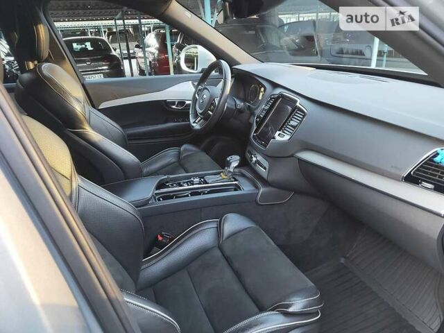 Серый Вольво ХС90, объемом двигателя 2 л и пробегом 235 тыс. км за 26999 $, фото 5 на Automoto.ua