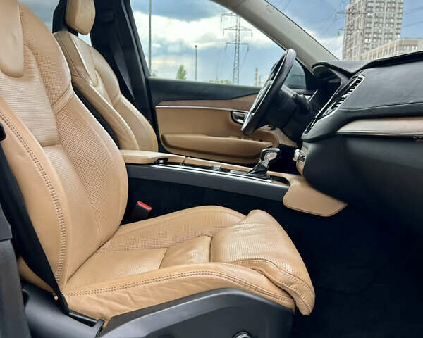 Сірий Вольво ХС90, об'ємом двигуна 1.97 л та пробігом 154 тис. км за 29300 $, фото 38 на Automoto.ua