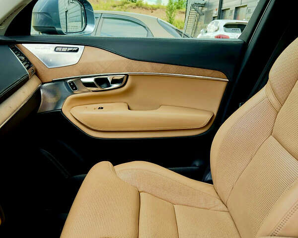 Сірий Вольво ХС90, об'ємом двигуна 1.97 л та пробігом 154 тис. км за 29300 $, фото 28 на Automoto.ua