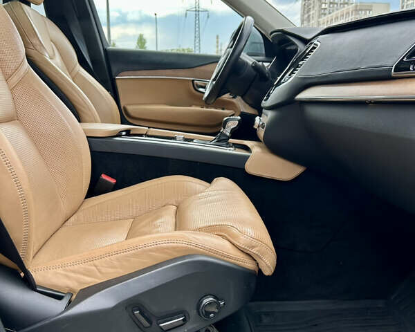 Сірий Вольво ХС90, об'ємом двигуна 1.97 л та пробігом 154 тис. км за 29300 $, фото 37 на Automoto.ua