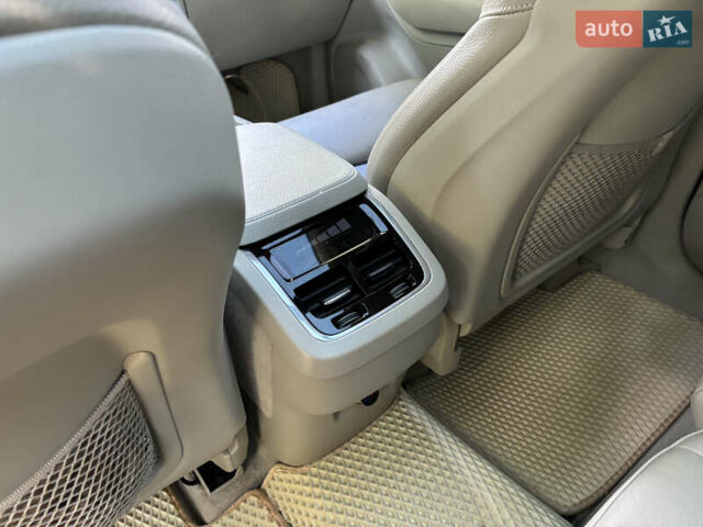 Серый Вольво ХС90, объемом двигателя 1.97 л и пробегом 221 тыс. км за 23500 $, фото 22 на Automoto.ua