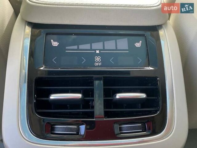 Серый Вольво ХС90, объемом двигателя 2 л и пробегом 183 тыс. км за 26990 $, фото 26 на Automoto.ua