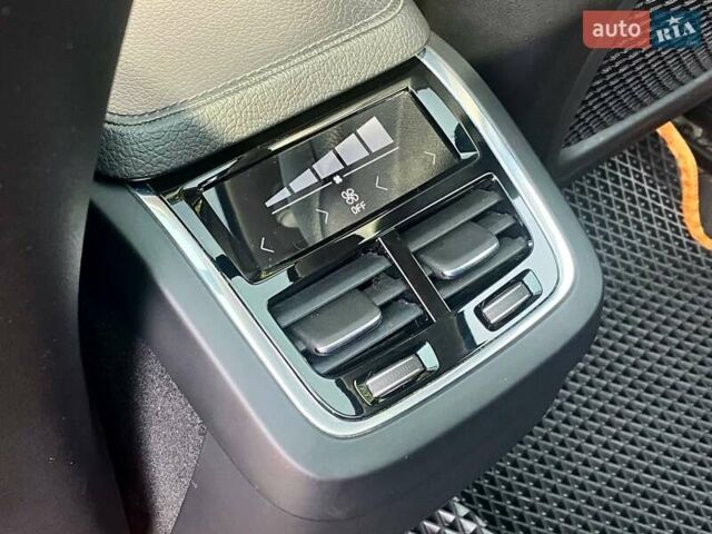 Сірий Вольво ХС90, об'ємом двигуна 1.97 л та пробігом 171 тис. км за 24999 $, фото 27 на Automoto.ua