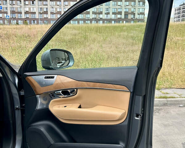 Сірий Вольво ХС90, об'ємом двигуна 1.97 л та пробігом 154 тис. км за 29300 $, фото 36 на Automoto.ua