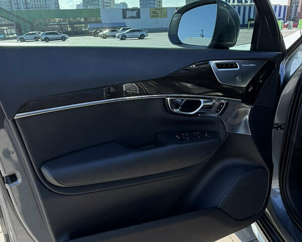 Серый Вольво ХС90, объемом двигателя 1.97 л и пробегом 185 тыс. км за 26300 $, фото 16 на Automoto.ua