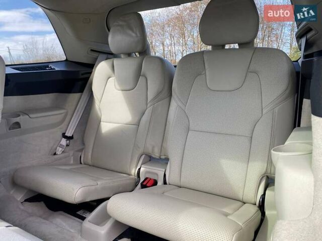 Серый Вольво ХС90, объемом двигателя 2 л и пробегом 183 тыс. км за 26990 $, фото 27 на Automoto.ua