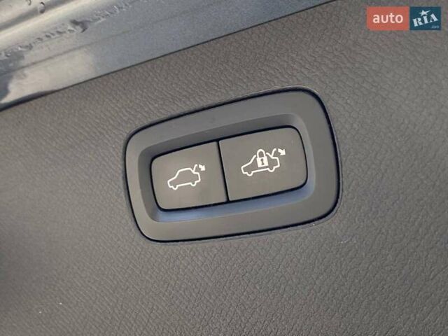 Серый Вольво ХС90, объемом двигателя 2 л и пробегом 183 тыс. км за 26990 $, фото 29 на Automoto.ua
