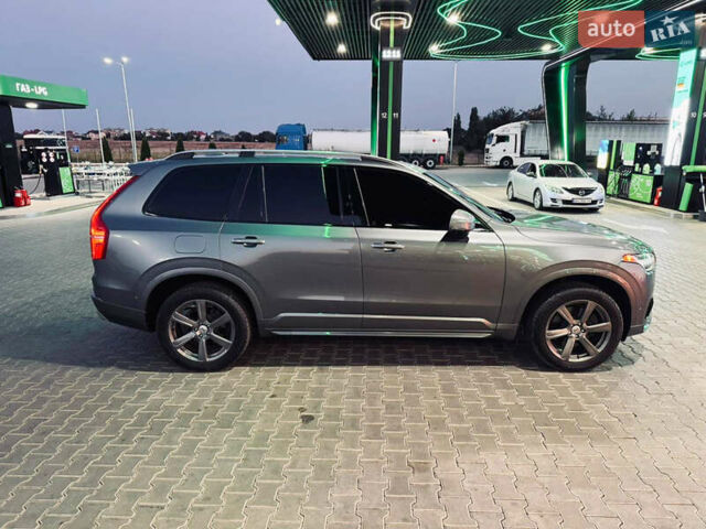 Серый Вольво ХС90, объемом двигателя 2 л и пробегом 315 тыс. км за 21500 $, фото 1 на Automoto.ua