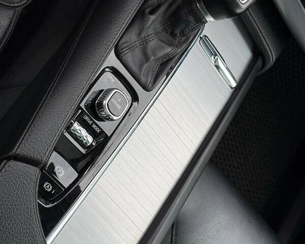 Вольво ХС90 2016 в Кривом Роге на Automoto.ua Серый Вольво ХС90, объемом двигателя 1.97 л и пробегом 99 тыс. км за 25999 $, фото 47 на Automoto.ua