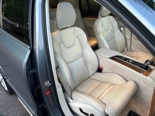 Серый Вольво ХС90, объемом двигателя 2 л и пробегом 72 тыс. км за 12300 $, фото 7 на Automoto.ua