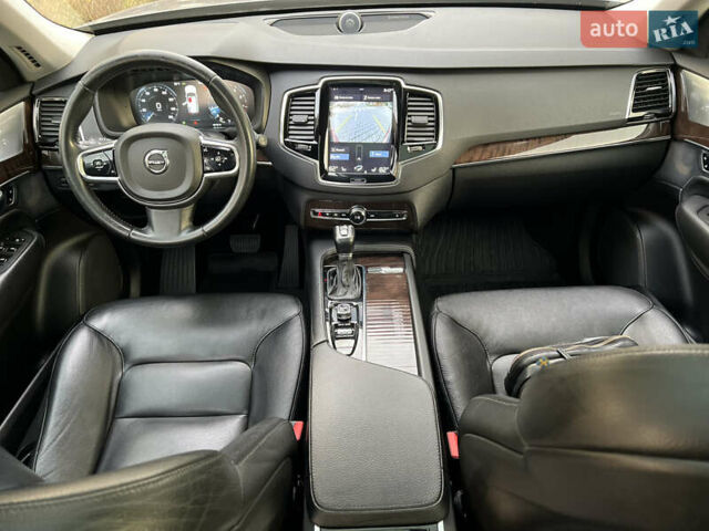 Сірий Вольво ХС90, об'ємом двигуна 2 л та пробігом 183 тис. км за 26500 $, фото 67 на Automoto.ua