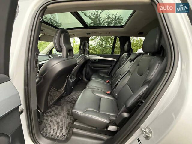 Вольво ХС90 2016 в Кривом Роге на Automoto.ua Серый Вольво ХС90, объемом двигателя 1.97 л и пробегом 99 тыс. км за 25999 $, фото 30 на Automoto.ua