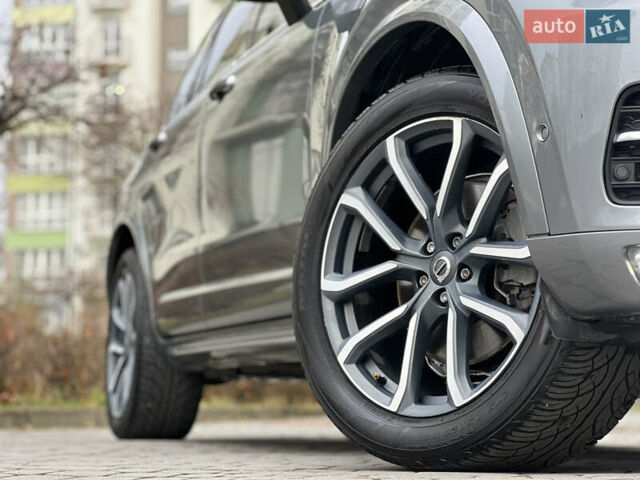 Сірий Вольво ХС90, об'ємом двигуна 2 л та пробігом 183 тис. км за 26500 $, фото 14 на Automoto.ua