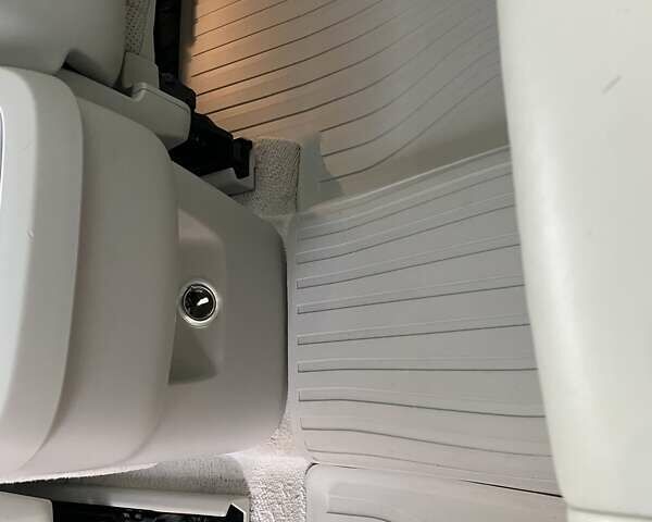 Серый Вольво ХС90, объемом двигателя 1.97 л и пробегом 234 тыс. км за 22999 $, фото 36 на Automoto.ua